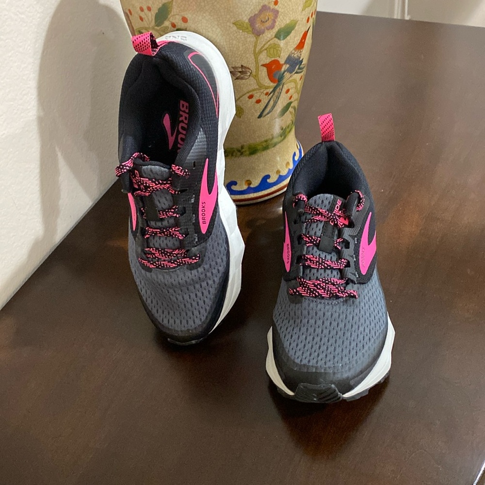 Brooks Women's Athletic Shoes - Gray and Pink